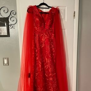 Stunning formal/prom/wedding dress